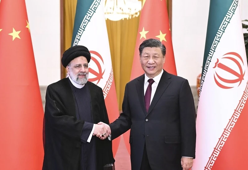 Tổng thống Iran Ebrahim Raisi và Tổng Bí thư, Chủ tịch Trung Quốc Tập Cận Bình. (Ảnh: Tân Hoa Xã)