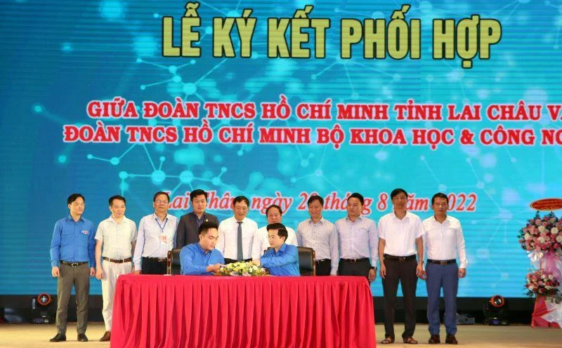 Ký kết Thỏa thuận hợp tác trong hỗ trợ, triển khai phong trào khởi nghiệp đổi mới sáng tạo tại tỉnh giai đoạn 2022-2027 giữa Đoàn Bộ Khoa học và Công nghệ và Tỉnh đoàn Lai Châu. 