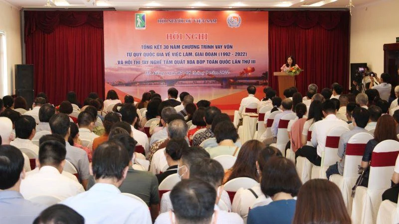 Toàn cảnh hội nghị.