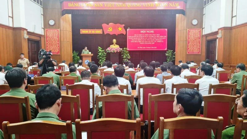 Hội nghị quán triệt và triển khai thực hiện Nghị quyết số 12-NQ/TW của Bộ Chính trị về đẩy mạnh xây dựng lực lượng Công an nhân dân.