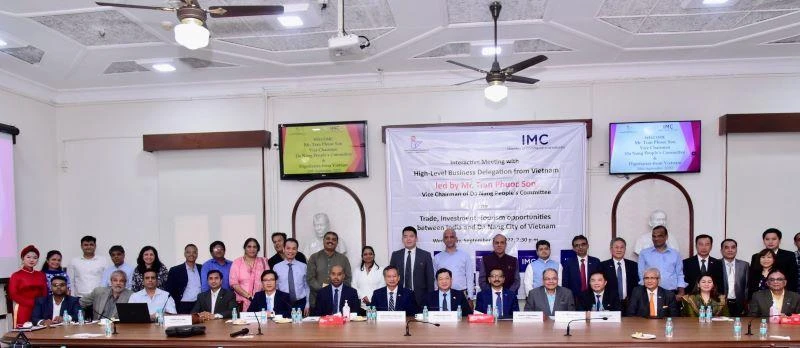 Đoàn lãnh đạo thành phố Đà Nẵng dự hội nghị xúc tiến hợp tác đầu tư thương mại, du lịch tại Mumbai (Ấn Độ). Ảnh: Quang Cường