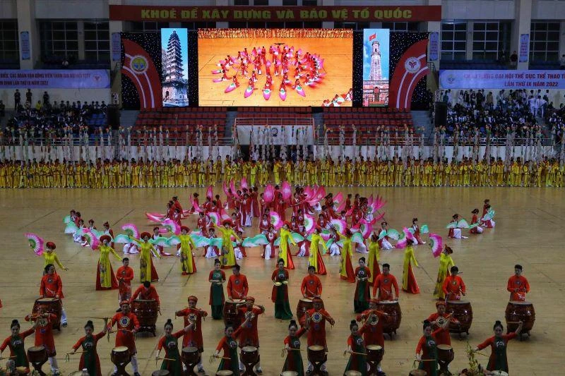 Chương trình nghệ thuật đặc sắc chào mừng Đại hội. 