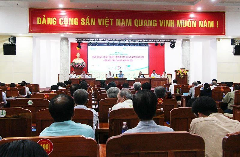 Quang cảnh diễn đàn.