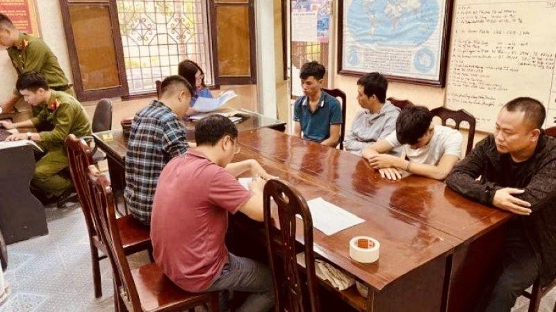 Nhóm đối tượng làm văn bằng, chứng chỉ giả quy mô lớn tại cơ quan điều tra.
