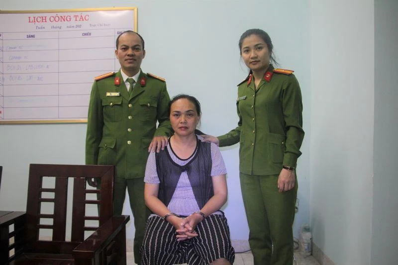 Đối tượng Vì Thị Ơn tại cơ quan công an.