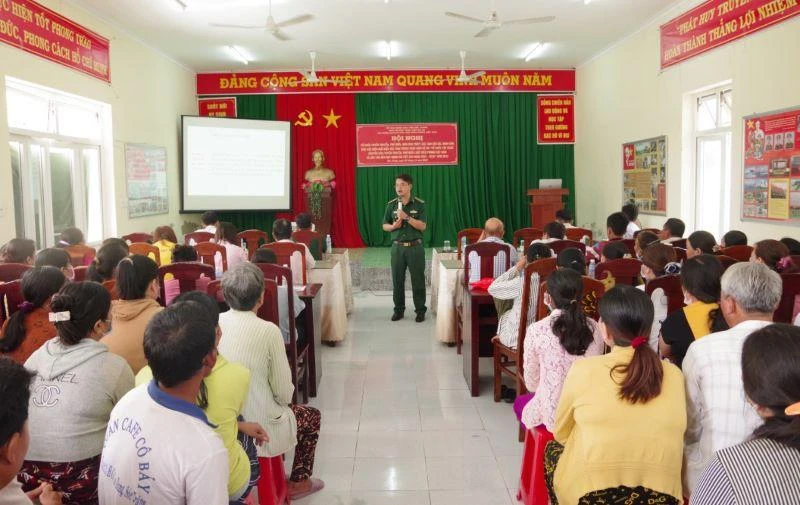 Quang cảnh hội nghị tuyên truyền, phổ biến giáo dục pháp luật trên địa bàn huyện Cù Lao Dung.