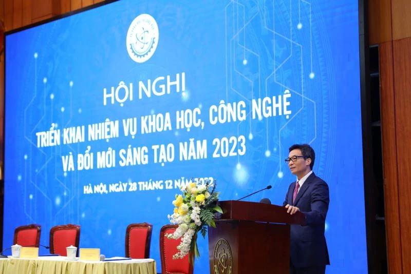 Phó Thủ tướng Vũ Đức Đam phát biểu ý kiến chỉ đạo tại hội nghị.