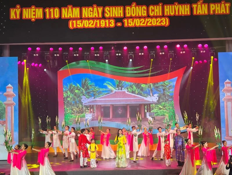 Chương trình nghệ thuật đặc biệt kỷ niệm 110 năm ngày sinh đồng chí Huỳnh Tấn Phát.