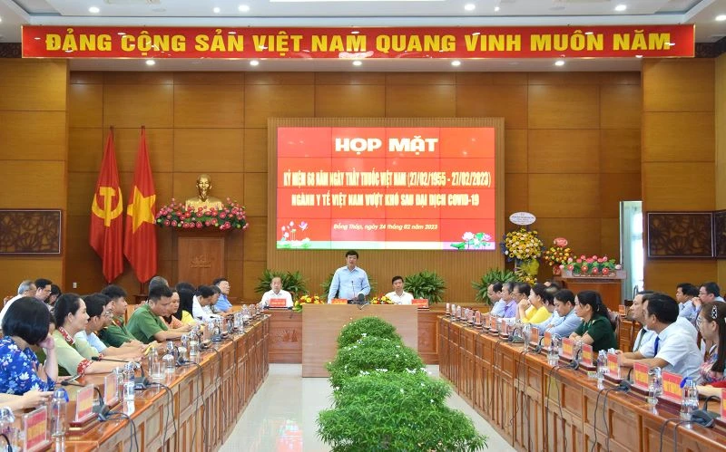 Quang cảnh buổi họp mặt kỷ niệm Ngày Thầy thuốc Việt Nam tại Đồng Tháp.