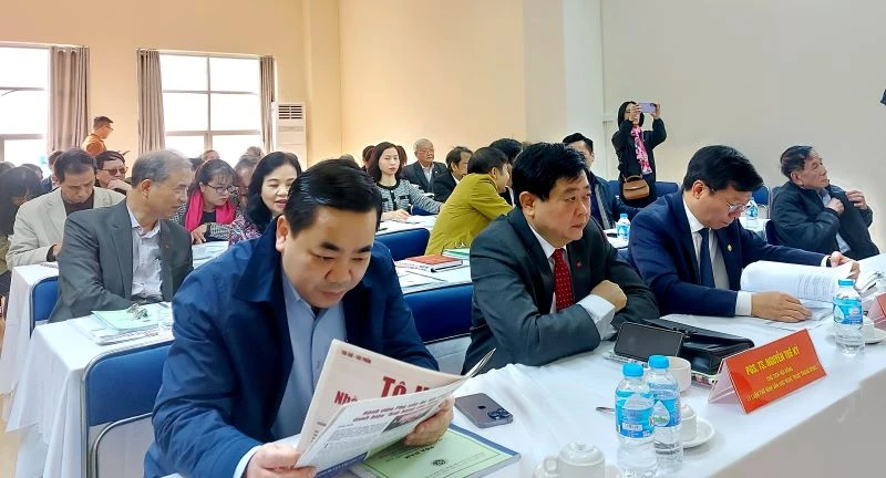 Các đại biểu tham dự tọa đàm. 