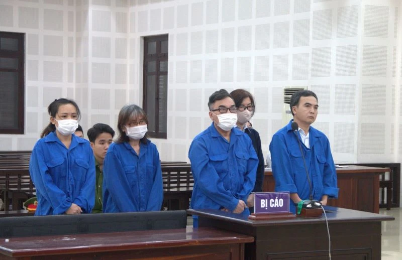 Các bị cáo tại tòa.