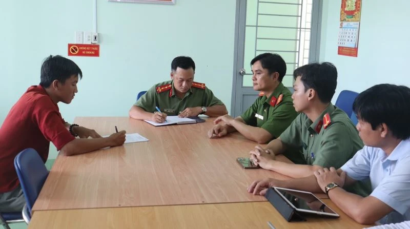 Ông N.T.P làm việc với cơ quan chức năng.