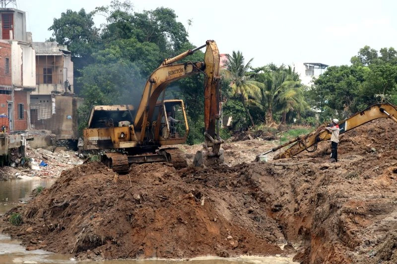 Thi công một dự án sử dụng vốn đầu tư công tại thành phố Biên Hòa. 