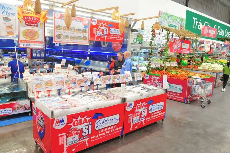 Nhiều kênh phân phối triển khai các chương trình khuyến mãi, kích cầu tiêu dùng.