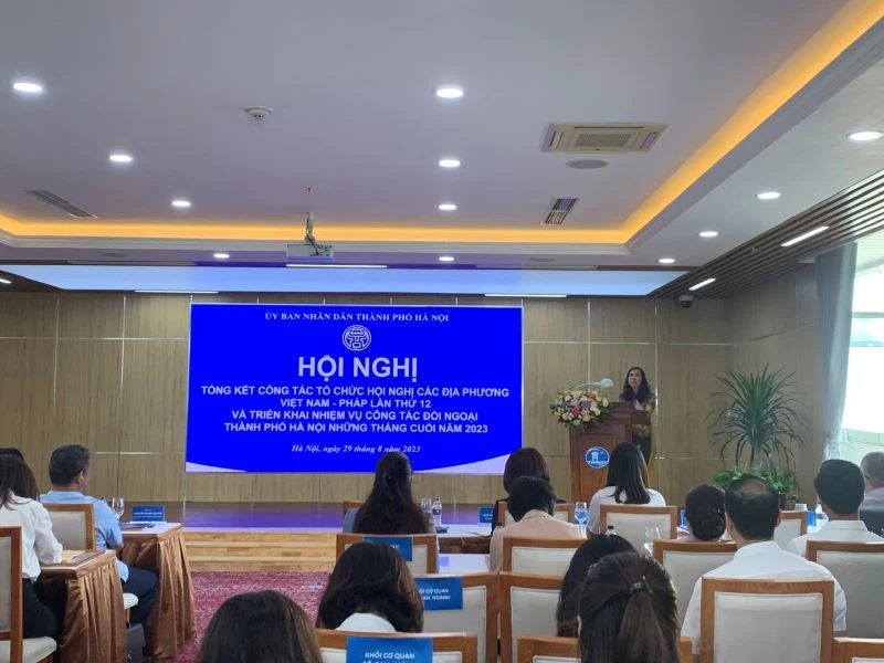 Thứ trưởng Ngoại giao Lê Thị Thu Hằng đánh giá cao kết quả triển khai công tác đối ngoại của thành phố Hà Nội trong 8 tháng năm 2023.