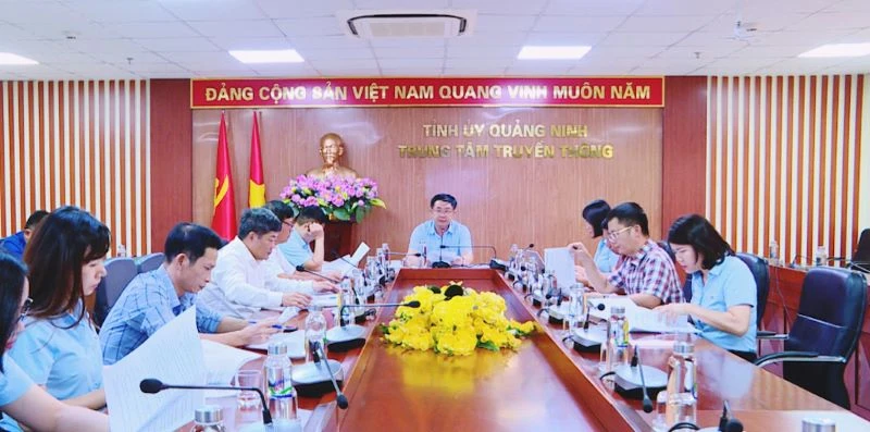 Hội đồng sơ khảo họp triển khai công tác chấm các tác phẩm báo chí dự thi.