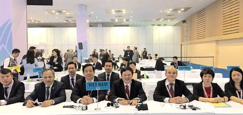Phái đoàn Việt Nam tại COP7 năm 2016 với Trưởng đoàn là Thứ trưởng Bộ Y Tế cùng đại diện các Bộ, ngành liên quan như Bộ Công Thương, Bộ Tài chính, Văn phòng Chính phủ.(Nguồn: Vinacosh)