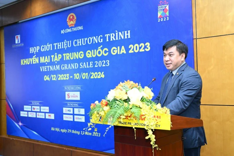 Phó cục trưởng Cục Xúc tiến thương mại Lê Hoàng Tài phát biểu tại cuộc họp.