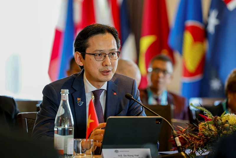 Thứ trưởng Ngoại giao Đỗ Hùng Việt, Trưởng SOM ASEAN của Việt Nam phát biểu. (Ảnh: Mofa)