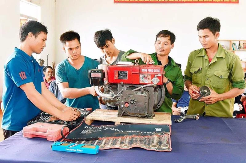 Sóc Trăng quan tâm đào tạo nghề và giải quyết việc làm cho người lao động bị thu hồi đất.