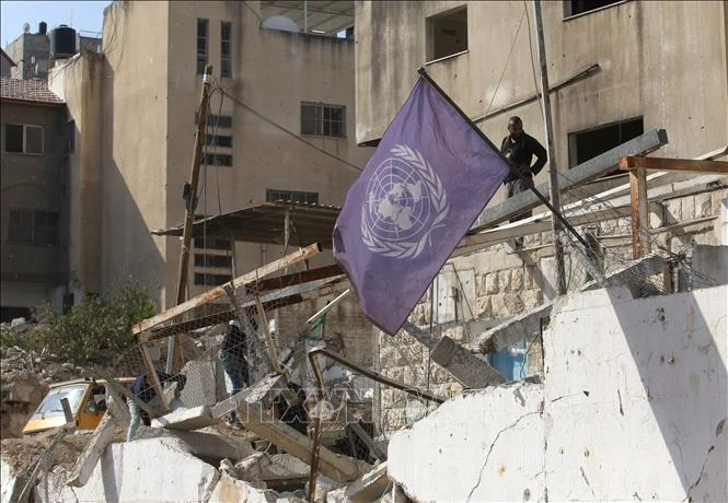 Văn phòng của Cơ quan Cứu trợ và Việc làm của LHQ dành cho người tị nạn Palestine (UNRWA) bị phá hủy tại trại Nur Shams, phía đông thành phố Tulkarm, Bờ Tây. (Ảnh tư liệu - minh họa: THX/TTXVN)