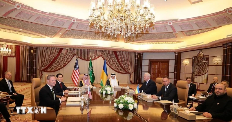 Phái đoàn Mỹ và Ukraine trong cuộc đàm phán tại Jeddah (Saudi Arabia), ngày 11/3/2025. (Ảnh: THX/TTXVN)