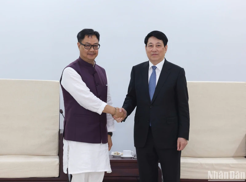 Chủ tịch nước Lương Cường tiếp Bộ trưởng Các vấn đề nghị viện và dân tộc thiểu số Ấn Độ Kiren Rijiju.