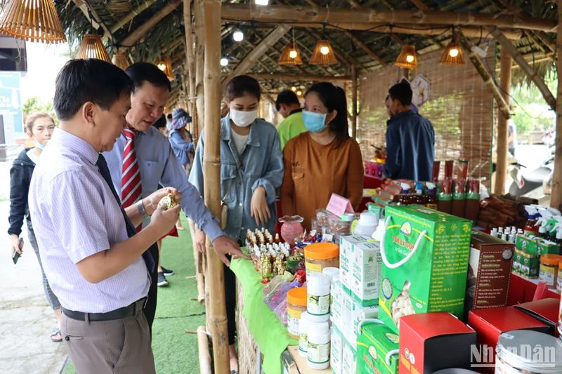 Sản phẩm OCOP Quảng Ngãi ngày càng được đa dạng hóa và nâng tầm chất lượng. 