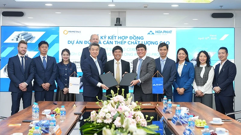 Quang cảnh ký kết hợp đồng giữa Tập đoàn Hòa Phát với Tập đoàn Primetals.