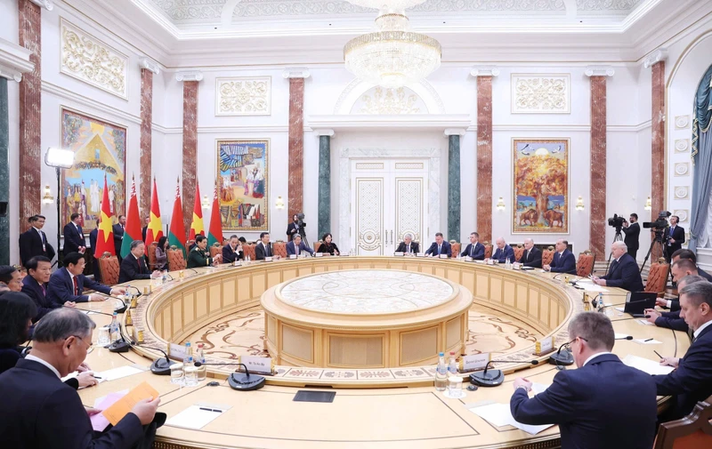 Tổng Bí thư Tô Lâm hội đàm chính thức với Tổng thống Belarus Aleksandr Lukashenko. (Ảnh: THỐNG NHẤT/TTXVN)