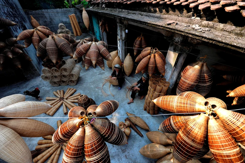 Nghề đan đó đã tồn tại qua hàng trăm năm ở làng Tất Viên, xã Thủ Sỹ (huyện Tiên Lữ, tỉnh Hưng Yên). Ảnh: Đăng Khoa