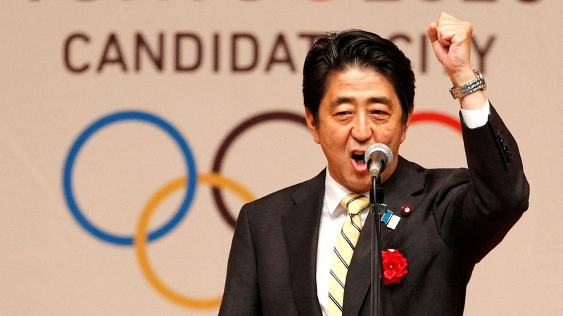Thủ tướng Abe Shinzo phát biểu trong một sự kiện hướng tới Thế vận hội Tokyo 2020, tại Tokyo, tháng 8/2013. (Ảnh: Reuters)
