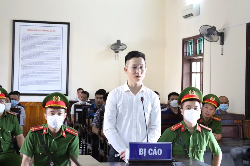 Bị cáo Nguyễn Đức Hùng tại phiên xét xử sơ thẩm sáng 13/7/2022 tại Tòa án nhân dân tỉnh Hà Tĩnh.
