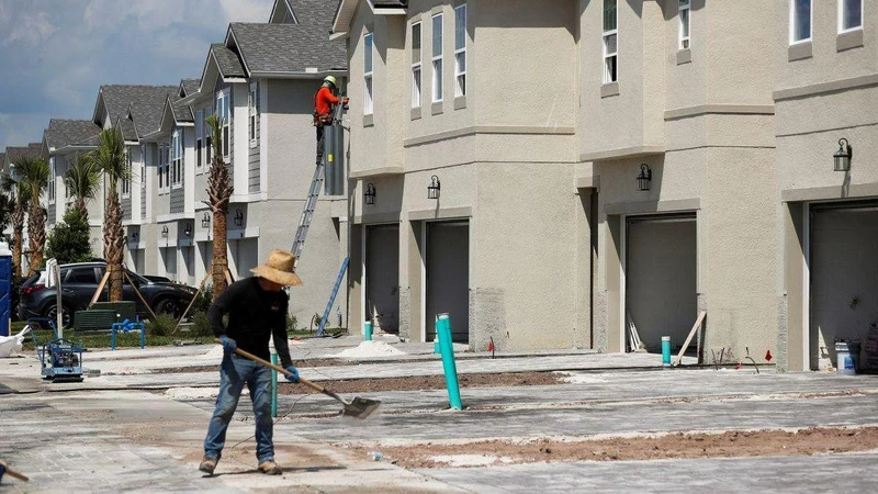 Công trình nhà ở tại bang Florida, Mỹ, đang trong quá trình thi công, tháng 5/2021. (Ảnh: Reuters)