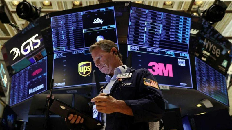 Sàn giao dịch chứng khoán New York (NYSE) ngày 27/7. (Ảnh: Reuters)