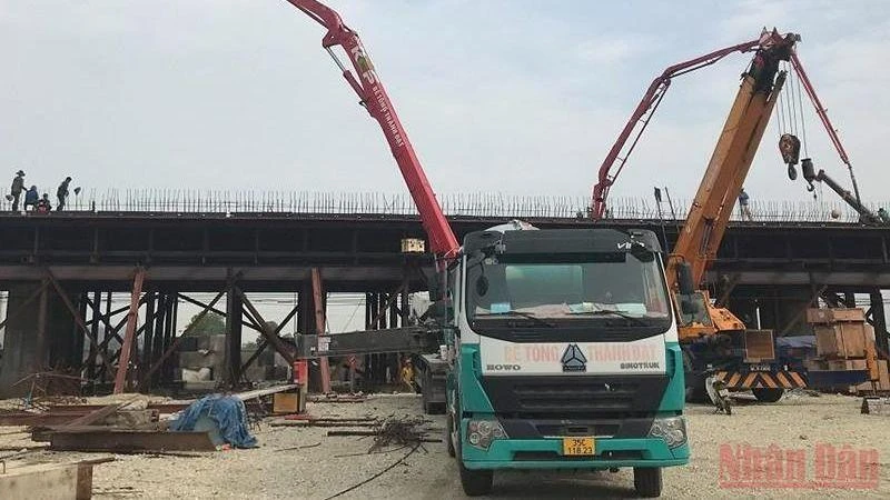 Thi công dự án Mai Sơn - quốc lộ 45. (Ảnh minh họa: Quang Hưng)