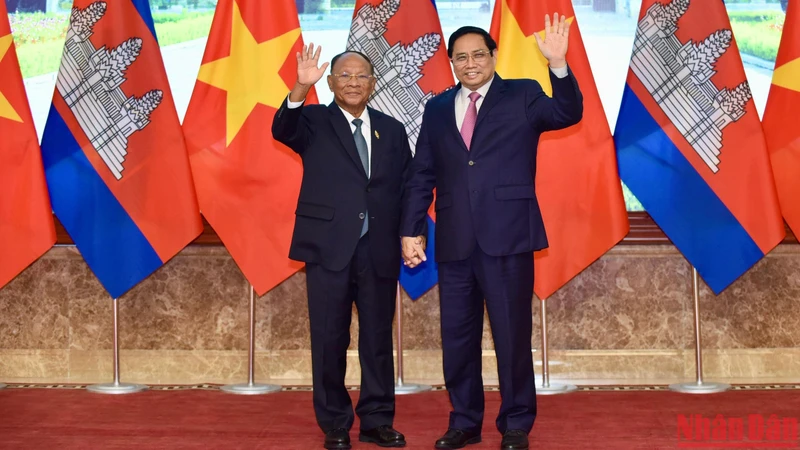 Thủ tướng Phạm Minh Chính tiếp Chủ tịch Quốc hội Vương quốc Campuchia Samdech Heng Samrin. (Ảnh: Trần Hải)