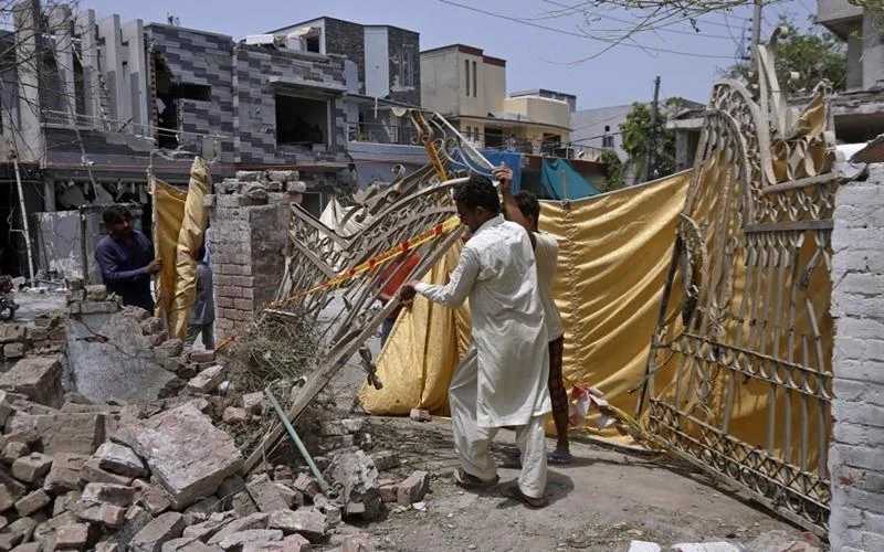 Hiện trường một vụ đánh bom tại Lahore, Pakistan, tháng 6/2021. (Ảnh: AP)
