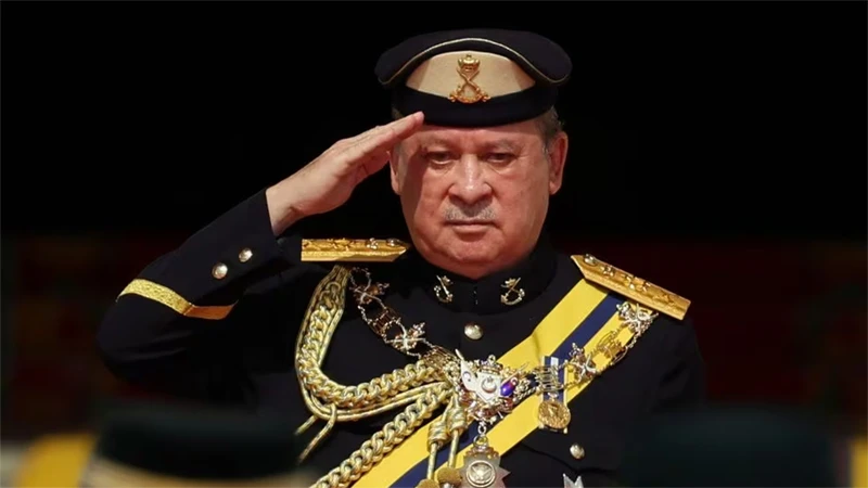 Quốc vương thứ 17 của Malaysia Sultan Ibrahim đăng quang. Ảnh: REUTERS