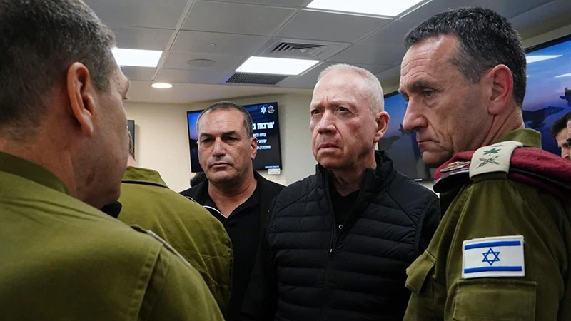 Bộ trưởng Quốc phòng Israel Yoav Gallant dự cuộc họp của Nội các thời chiến tại Tel Aviv, ngày 14/4/2024. (Ảnh: Anadolu Agency)