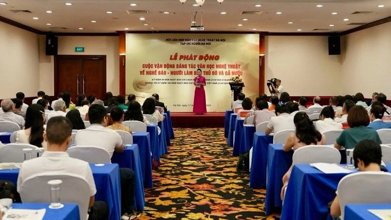 Toàn cảnh lễ phát động.