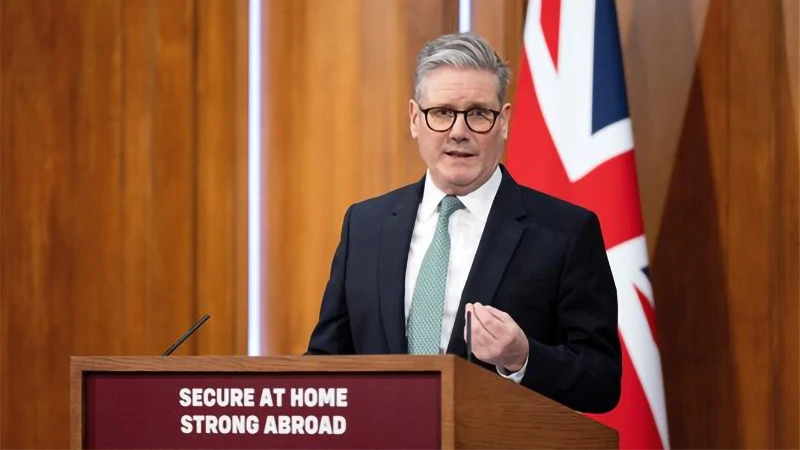 Thủ tướng Anh Keir Starmer trong cuộc họp báo tại London, ngày 25/2/2025. Ảnh: Tân Hoa Xã/TTXVN