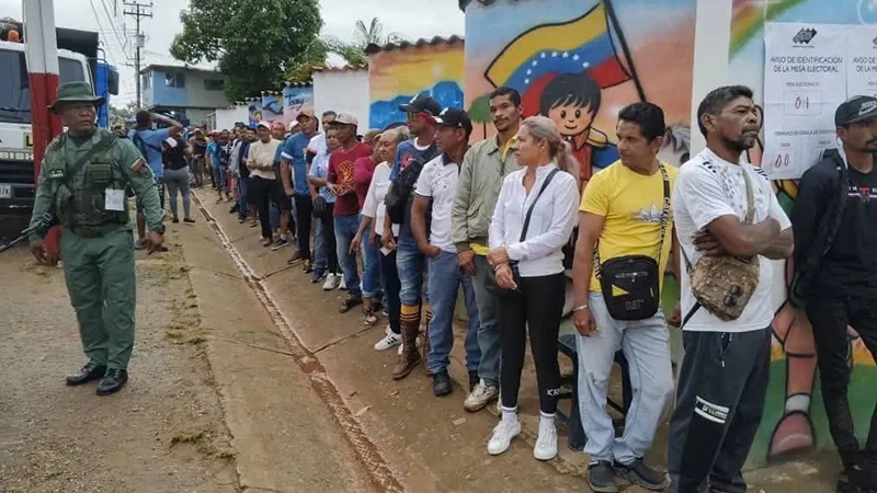 Nhân dân Venezuela tham gia cuộc bầu cử.