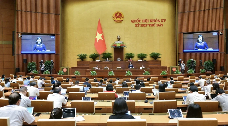 Bộ trưởng Y tế Đào Hồng Lan báo cáo tại phiên họp Quốc hội, chiều 26/6