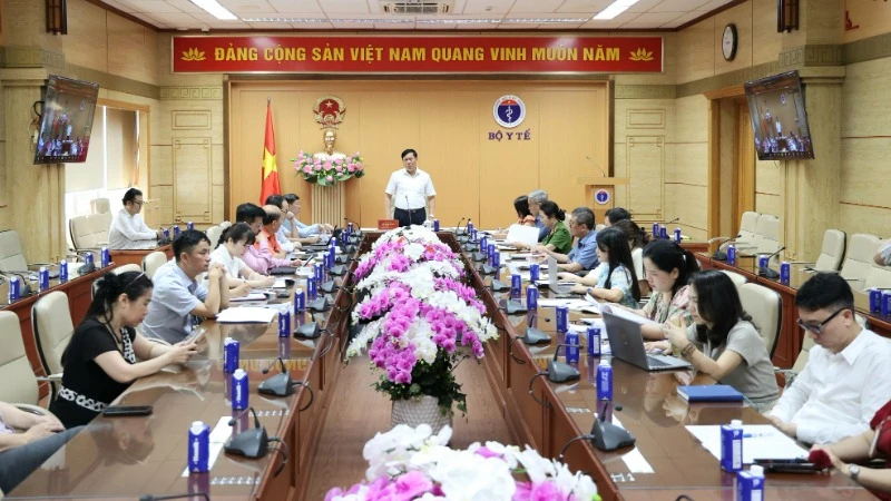 Cuộc họp giữa Bộ Y tế và các địa phương triển khai các giải pháp để ngăn chặn sản xuất, cung ứng thuốc, thực phẩm giả.