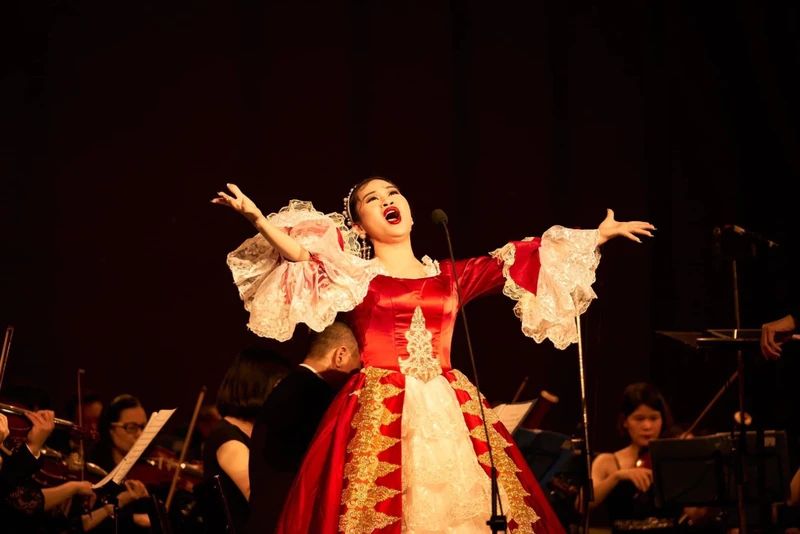 Đào Tố Loan trong buổi hòa nhạc tưởng nhớ nhà soạn nhạc người Pháp Jacques Offenbach (1819-1880), năm 2021. Ảnh: NVCC