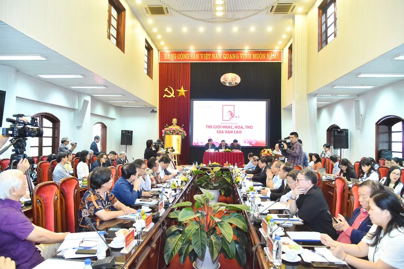 Toàn cảnh Hội thảo khoa học "Thế giới Nhạc, Họa, Thơ của Văn Cao". Ảnh: MỸ HÀ