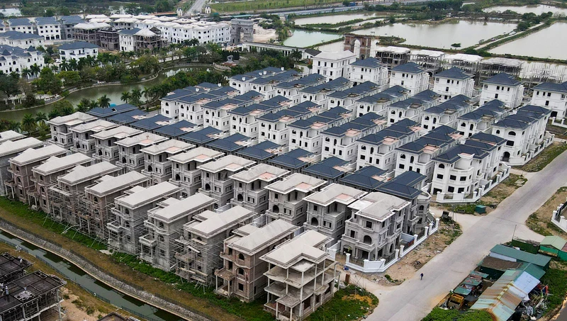 Một dự án tại Hà Nội vẫn còn dang dở sau nhiều năm triển khai xây dựng gây lãng phí nguồn lực. Ảnh: Hoàng Hà