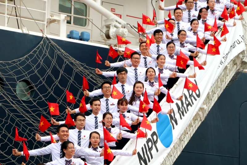 Đoàn đại biểu thanh niên Việt Nam tham dự chương trình Tàu thanh niên Đông Nam Á và Nhật Bản. Ảnh: Lê Thanh
