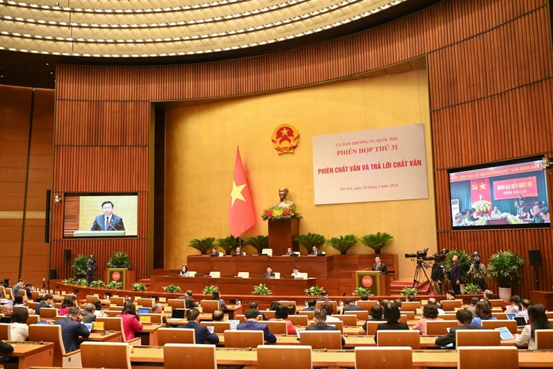 Quang cảnh Phiên chất vấn và trả lời chất vấn của Ủy ban Thường vụ Quốc hội ngày 18/3. Ảnh: DUY LINH